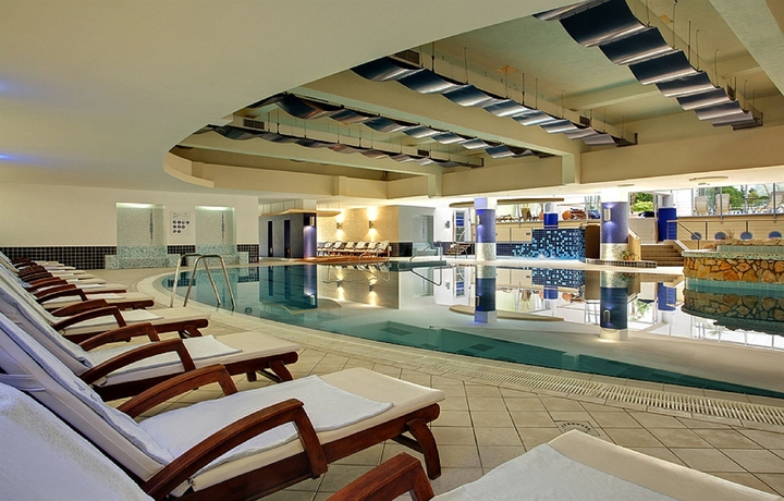 Imagen de la piscina del Hotel Valamar Diamant. Foto 16