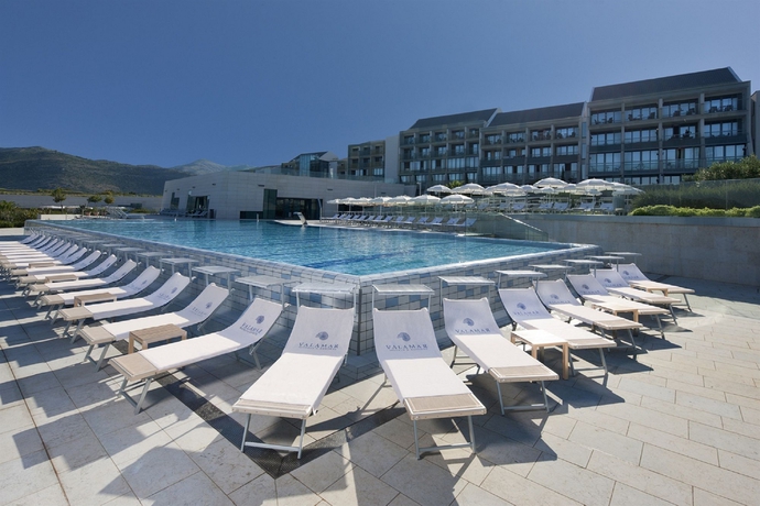 Imagen de la piscina del Hotel Valamar Lacroma Dubrovnik. Foto 13