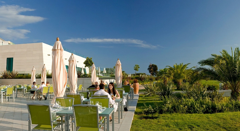 Imagen del bar/restaurante del Hotel Valamar Lacroma Dubrovnik. Foto 3