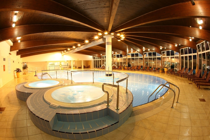 Imagen de la piscina del Hotel Valamar Villa Adria. Foto 14