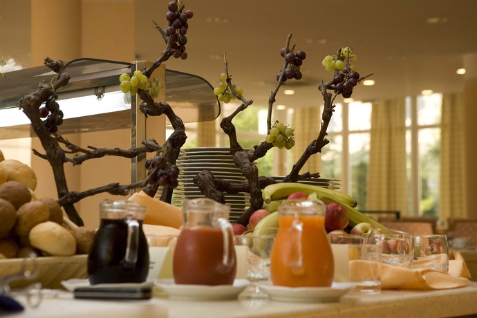 Imagen del bar/restaurante del Hotel Valamar Villa Adria. Foto 5