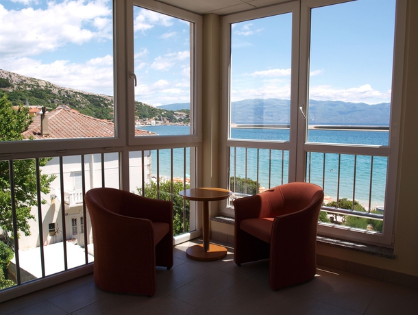 Imagen de los exteriores del Hotel Valamar Villa Adria. Foto 10