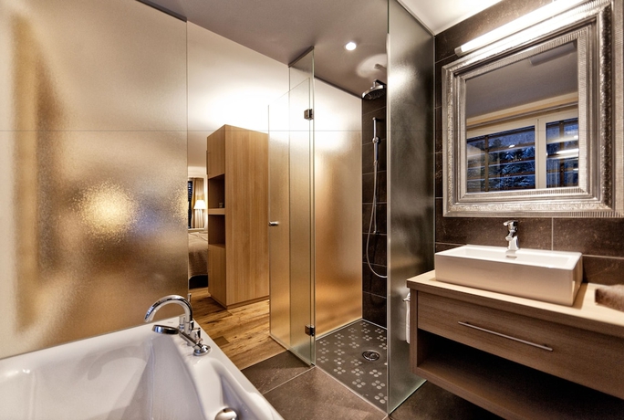 Imagen de la habitación del Hotel Valbella Resort. Foto 4