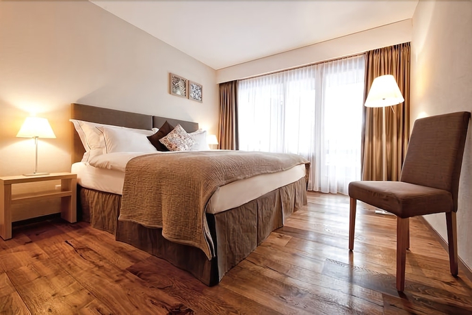 Imagen de la habitación del Hotel Valbella Resort. Foto 17