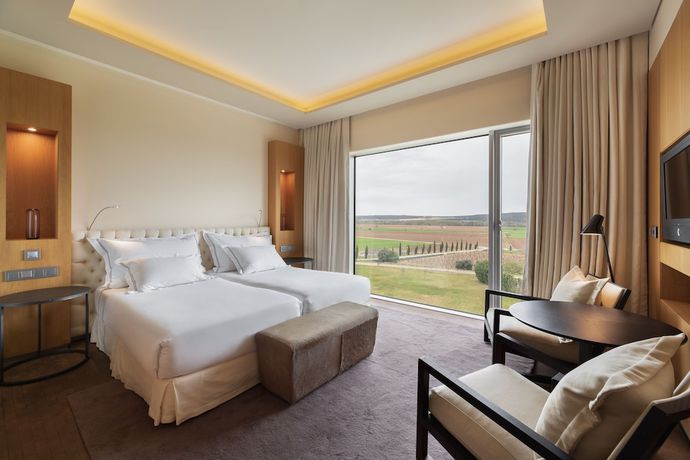 Imagen de la habitación del Hotel Valbusenda Bodega and Spa. Foto 2