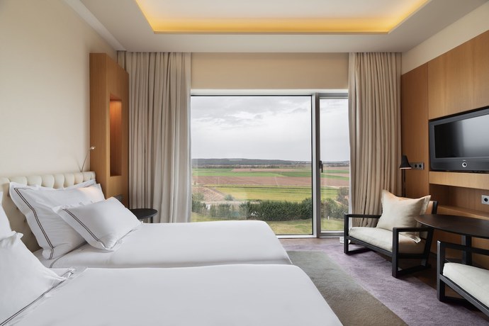 Imagen de la habitación del Hotel Valbusenda Bodega and Spa. Foto 3