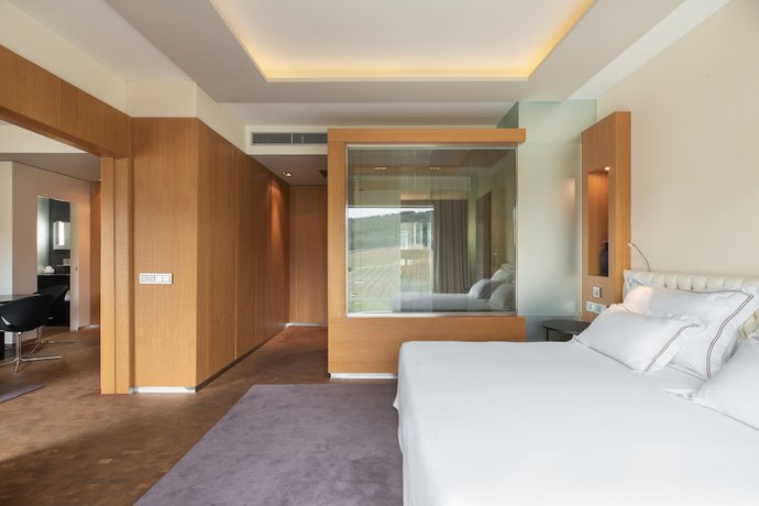 Imagen de la habitación del Hotel Valbusenda Bodega and Spa. Foto 7