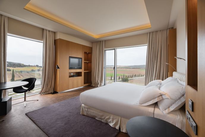 Imagen de la habitación del Hotel Valbusenda Bodega and Spa. Foto 8