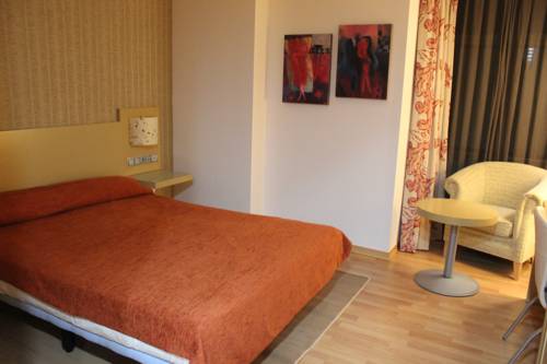 Imagen de la habitación del Hotel Valcarce Ferrol. Foto 9