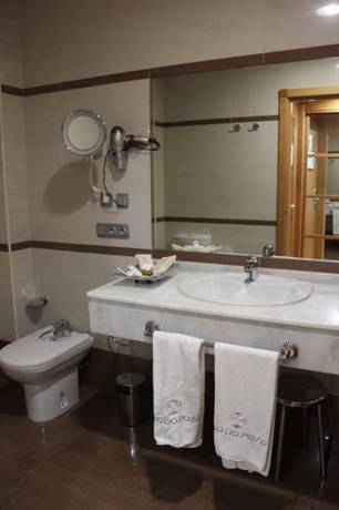 Imagen de la habitación del Hotel Valcarce Ferrol. Foto 10