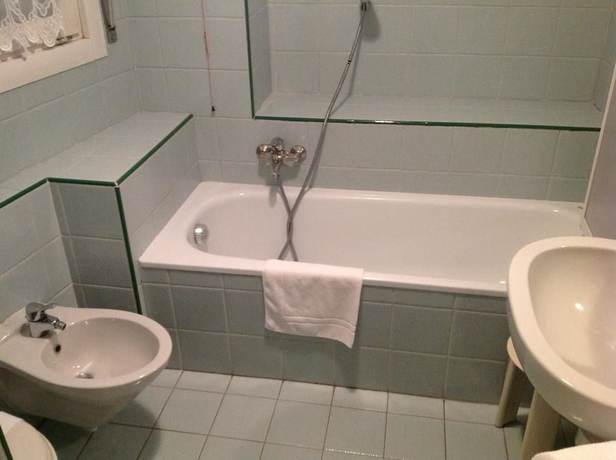 Imagen de la habitación del Hotel Valchiosa. Foto 19
