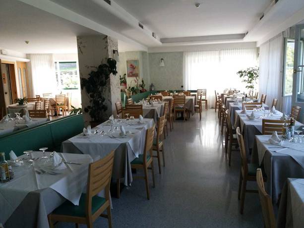 Imagen del bar/restaurante del Hotel Valchiosa. Foto 11
