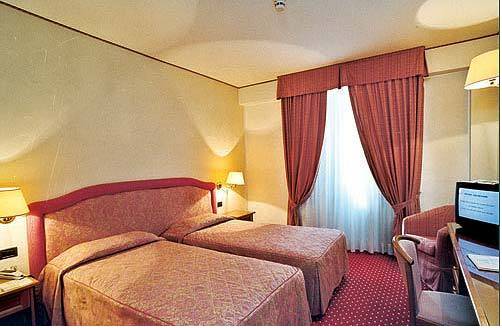 Imagen de la habitación del Hotel Valdarno. Foto 10