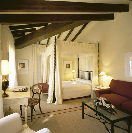 Imagen de la habitación del Hotel Valdemossa. Foto 5
