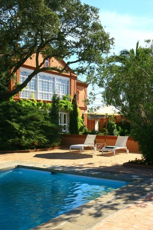 Imagen de la piscina del Hotel Valdepalacios. Foto 16