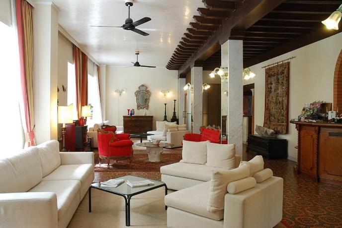 Imagen de los interiores del Hotel Valdor. Foto 6