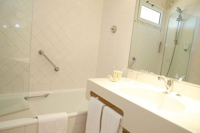 Imagen de la habitación del Hotel Valdys Thalasso and Spa - Les Pins. Foto 7