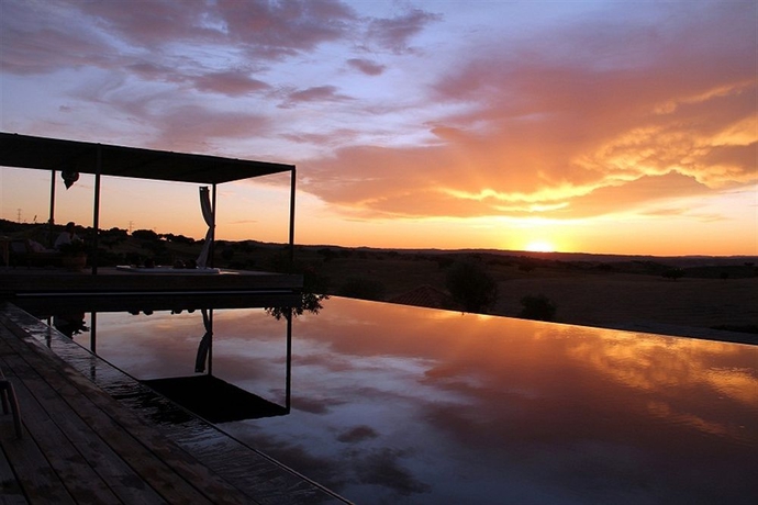 Imagen de la piscina del Hotel Vale Do Manantio. Foto 8