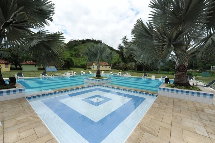 Imagen de la piscina del Hotel Vale Real. Foto 18