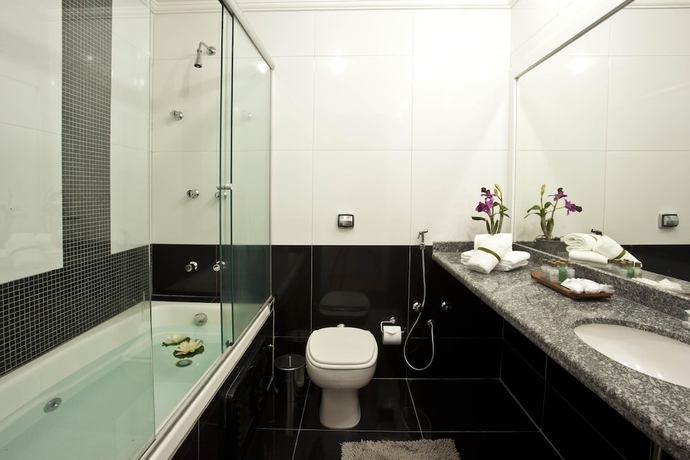 Imagen de la habitación del Hotel Vale Sui&ccedil;o Resort. Foto 10