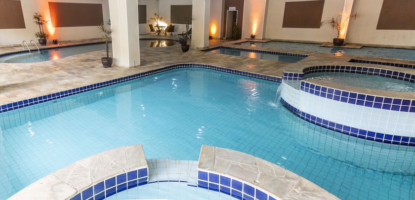 Imagen de la piscina del Hotel Vale Sui&ccedil;o Resort. Foto 14
