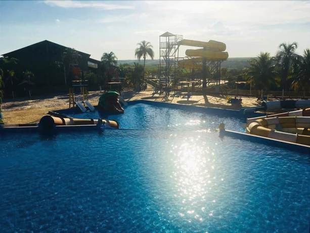 Imagen de la piscina del Hotel Vale das Aguas Parque. Foto 17