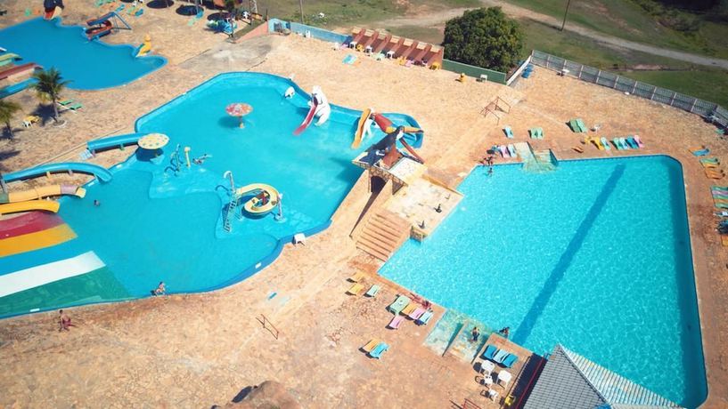 Imagen de la piscina del Hotel Vale das Aguas Parque. Foto 18