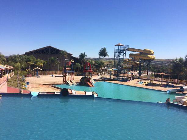 Imagen de la piscina del Hotel Vale das Aguas Parque. Foto 20