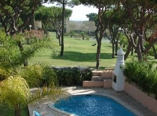 Imagen de la piscina del Hotel Vale do Garrao Villas. Foto 5