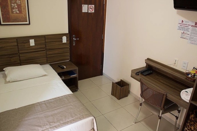 Imagen de la habitación del Hotel Val&ecirc;ncia, Dourados. Foto 8