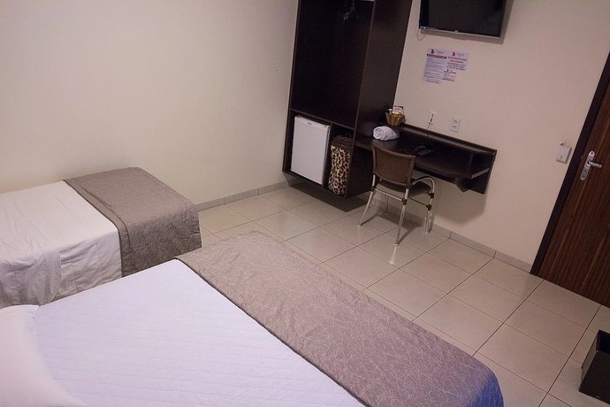 Imagen de la habitación del Hotel Val&ecirc;ncia, Dourados. Foto 11