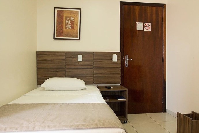 Imagen de la habitación del Hotel Val&ecirc;ncia, Dourados. Foto 12