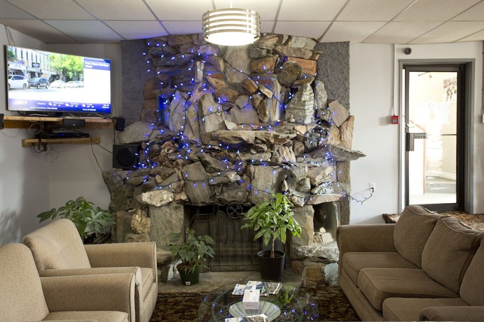 Imagen de los interiores del Hotel Valemount Vacation Inn. Foto 20