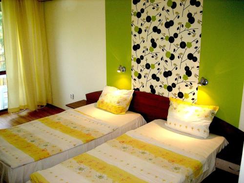 Imagen de la habitación del Hotel Valena. Foto 13