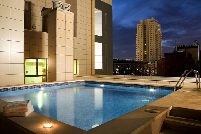 Imagen de la piscina del Hotel Valencia Center, Valencia. Foto 15