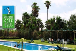 Imagen de la piscina del Hotel Valencia Golf. Foto 8