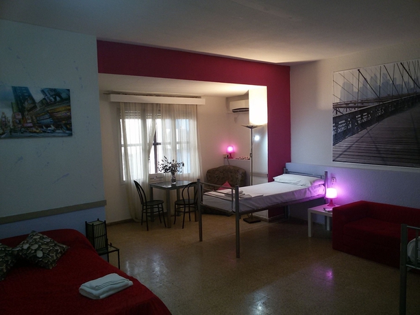 Imagen de la habitación del Hotel Valencia Suits You. Foto 3