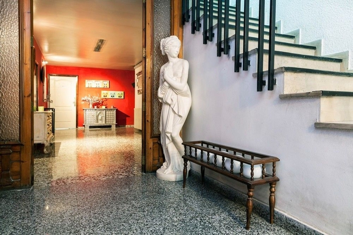 Imagen de los interiores del Hotel Valencia Suits You. Foto 10