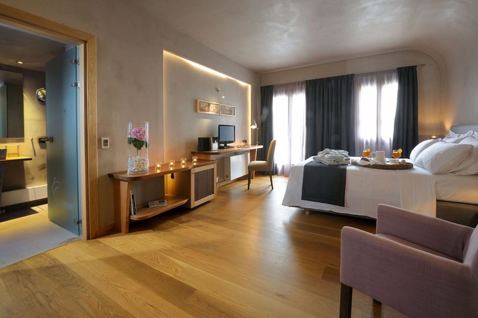 Imagen de la habitación del Hotel Valeni Boutique. Foto 13