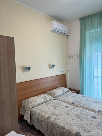 Imagen de la habitación del Hotel Valente. Foto 7