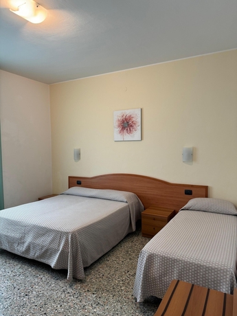 Imagen de la habitación del Hotel Valente. Foto 12