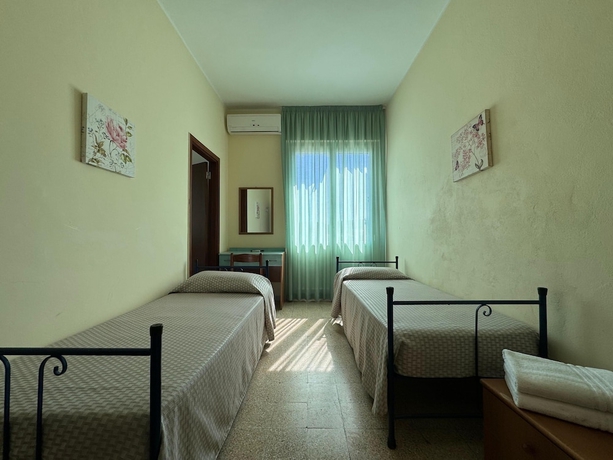 Imagen de la habitación del Hotel Valente. Foto 14