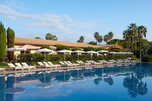 Imagen de la piscina del Hotel Valent&iacute;n Playa de Muro. Foto 28