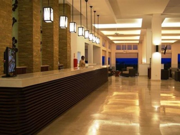 Imagen general del Hotel Valentin Perla Blanca. Foto 4