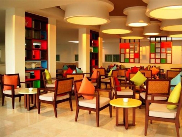 Imagen general del Hotel Valentin Perla Blanca. Foto 6