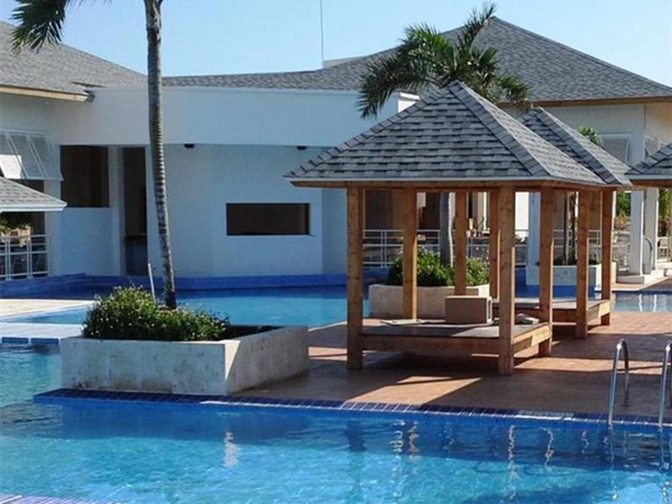 Imagen general del Hotel Valentin Perla Blanca. Foto 10