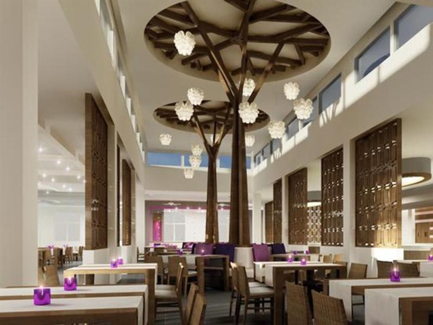 Imagen general del Hotel Valentin Perla Blanca. Foto 12