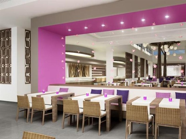 Imagen general del Hotel Valentin Perla Blanca. Foto 13