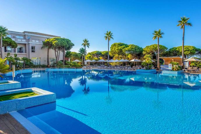 Imagen de la piscina del Hotel Valentin Sancti Petri. Foto 17