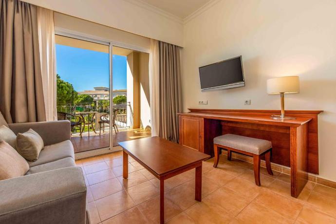 Imagen de la habitación del Hotel Valentin Sancti Petri. Foto 5